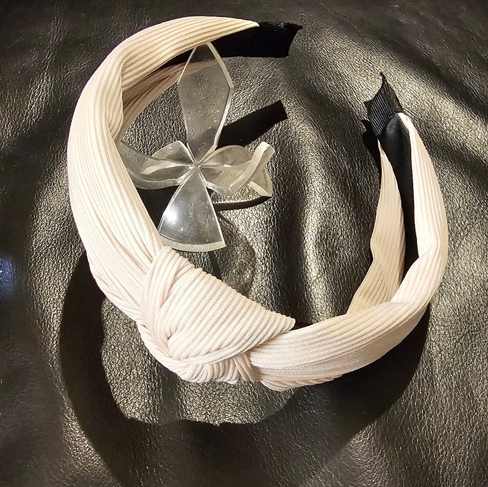 Set Of Three Knotted Headband Cream, Tan, and Tan & White Floral NWOT - Picture 11 of 11
